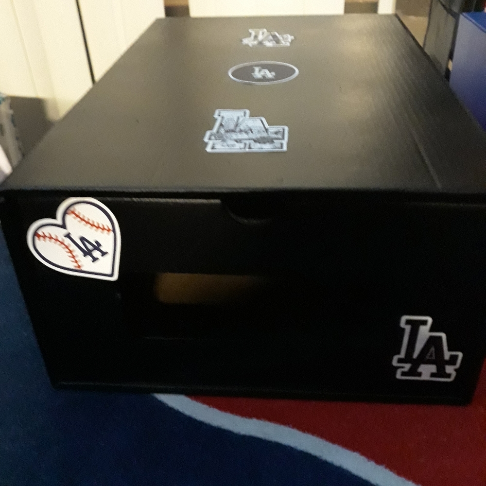 Custom designed replacement shoe box up to men's 12